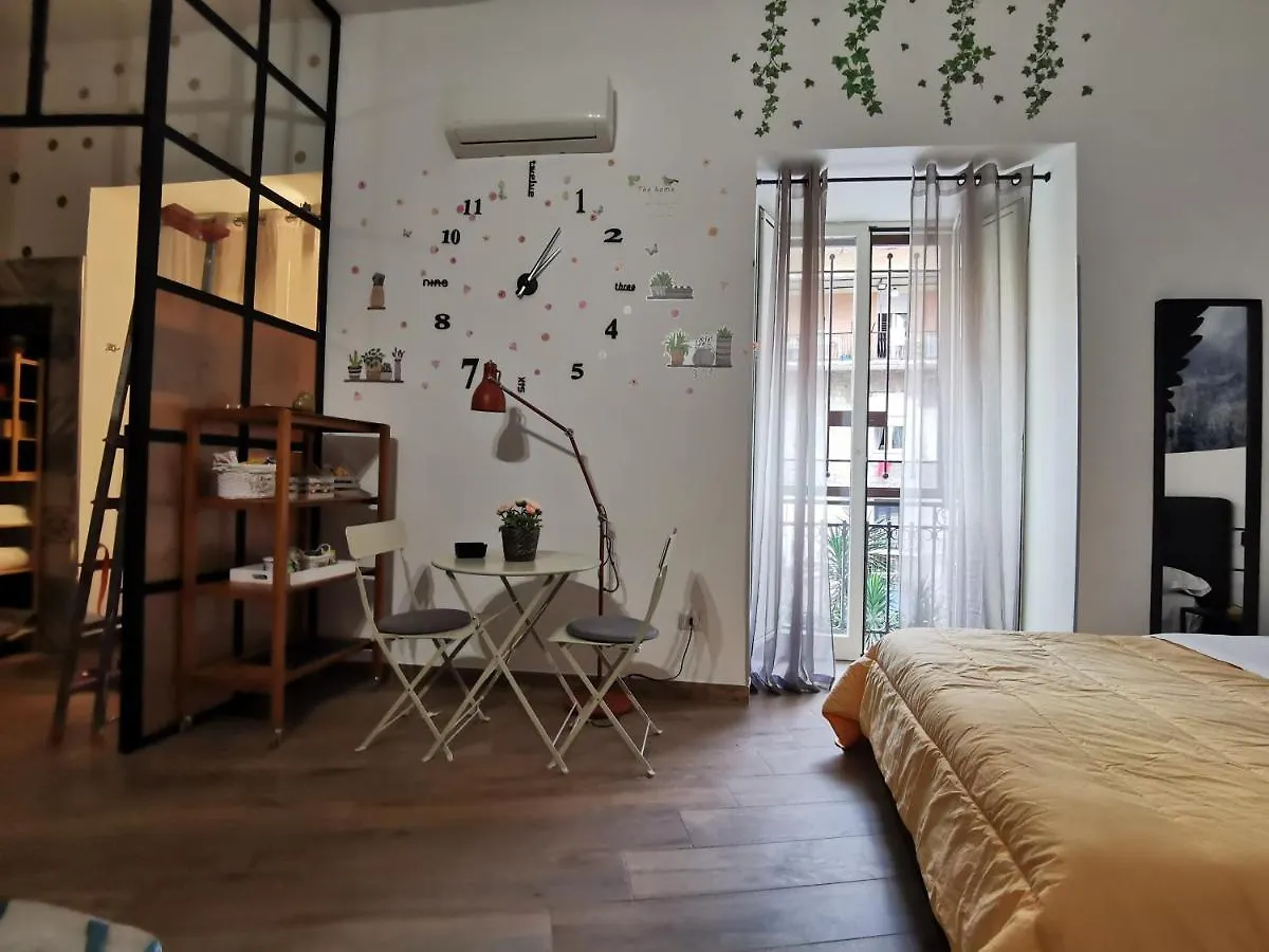 Apartment Napoli Centro Studios Italien
